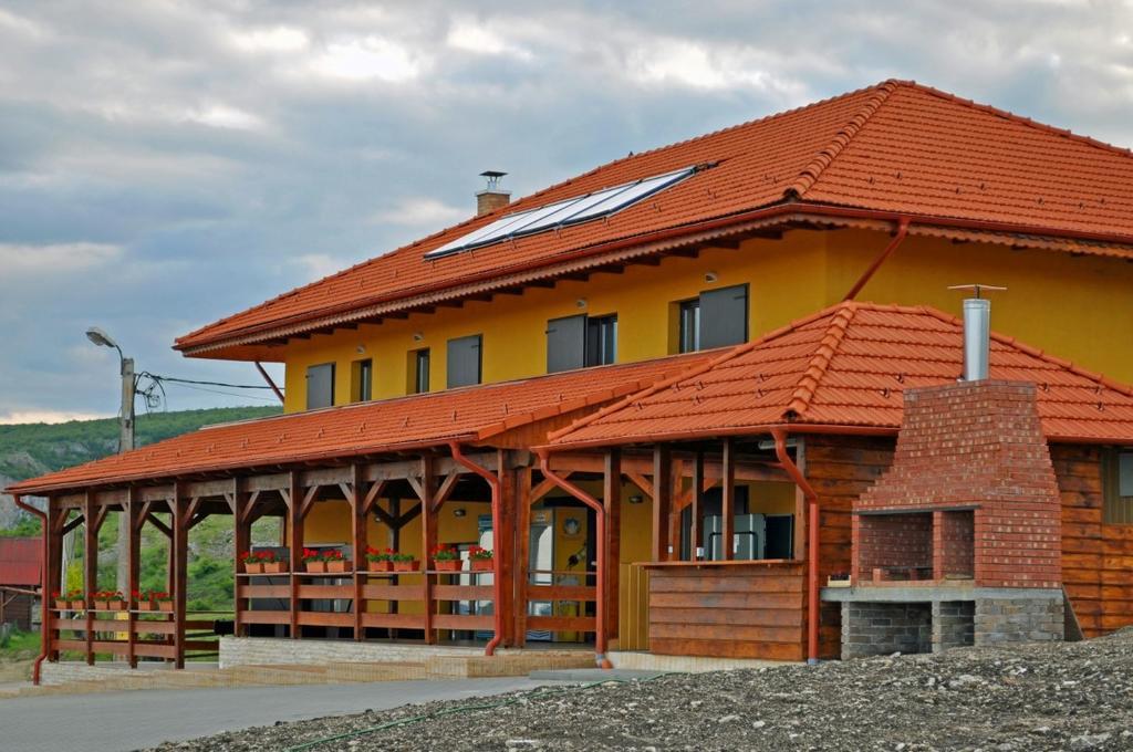 Pensiunea Cheile Apusenilor Sandulesti Экстерьер фото
